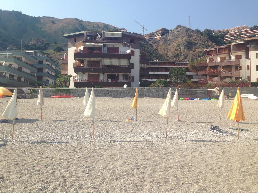 Sea Beach Taormina Apartment Letojanni Exteriör bild